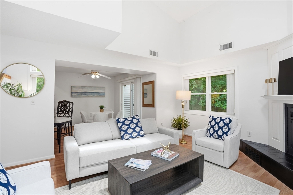 101 Tuckers Lane 101