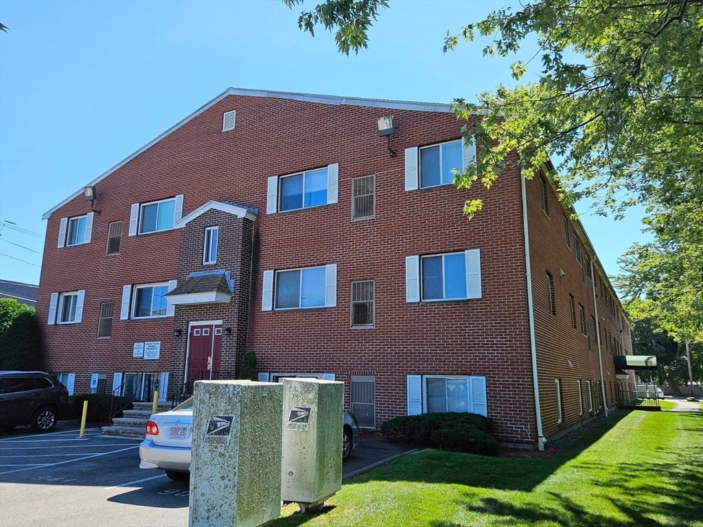 Photo of 35 Prospect St, Woburn, MA
