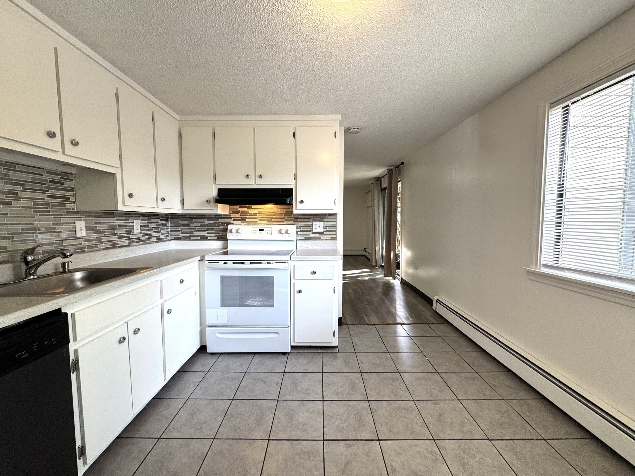 271 Humphrey Street #H10, Lowell, MA, 271 Humphrey Street #H10, Lowell, MA Photo #2