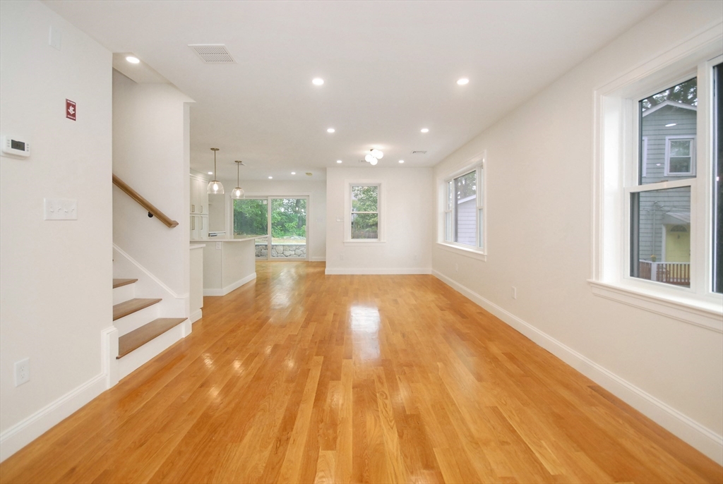 9 Ledge St