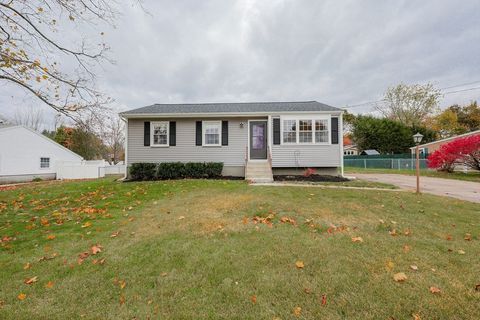 3 Meryl St Medway MA 02053