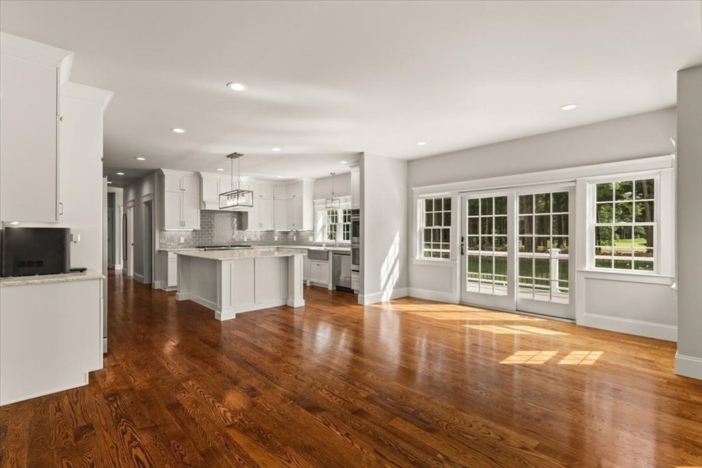 384 Country Club Way, Kingston, MA, 384 Country Club Way, Kingston, MA Photo #9