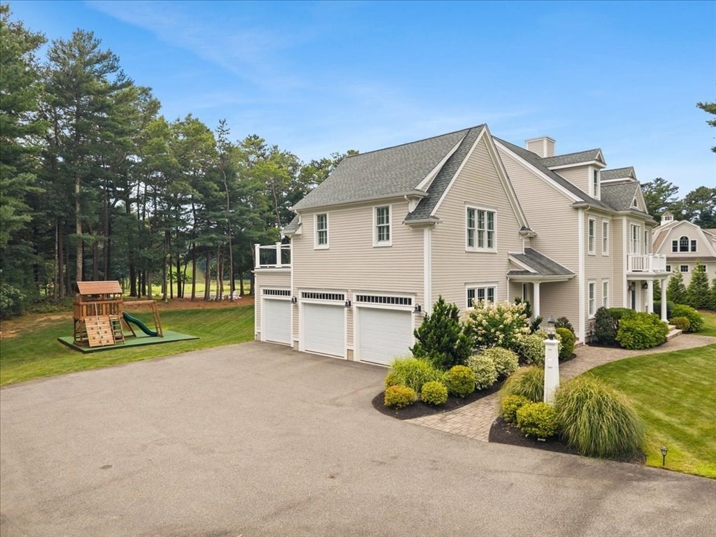 384 Country Club Way