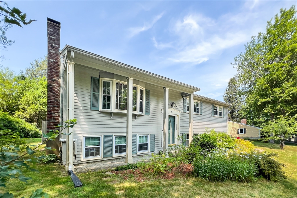 25 Old Colony Dr
