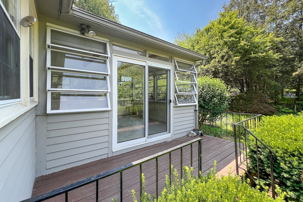 25 Old Colony Dr