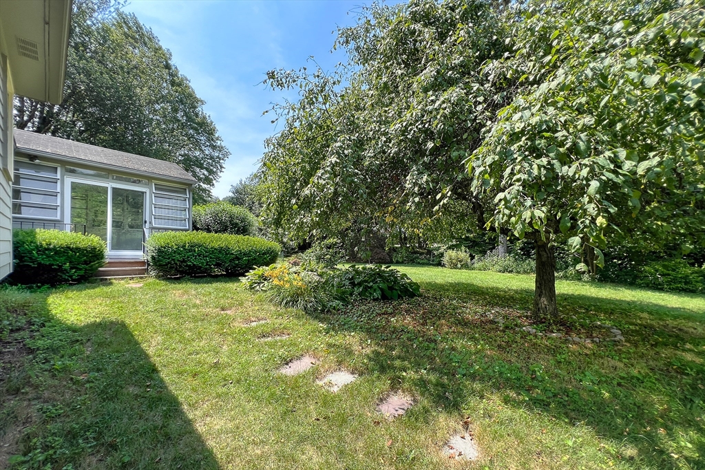 25 Old Colony Dr