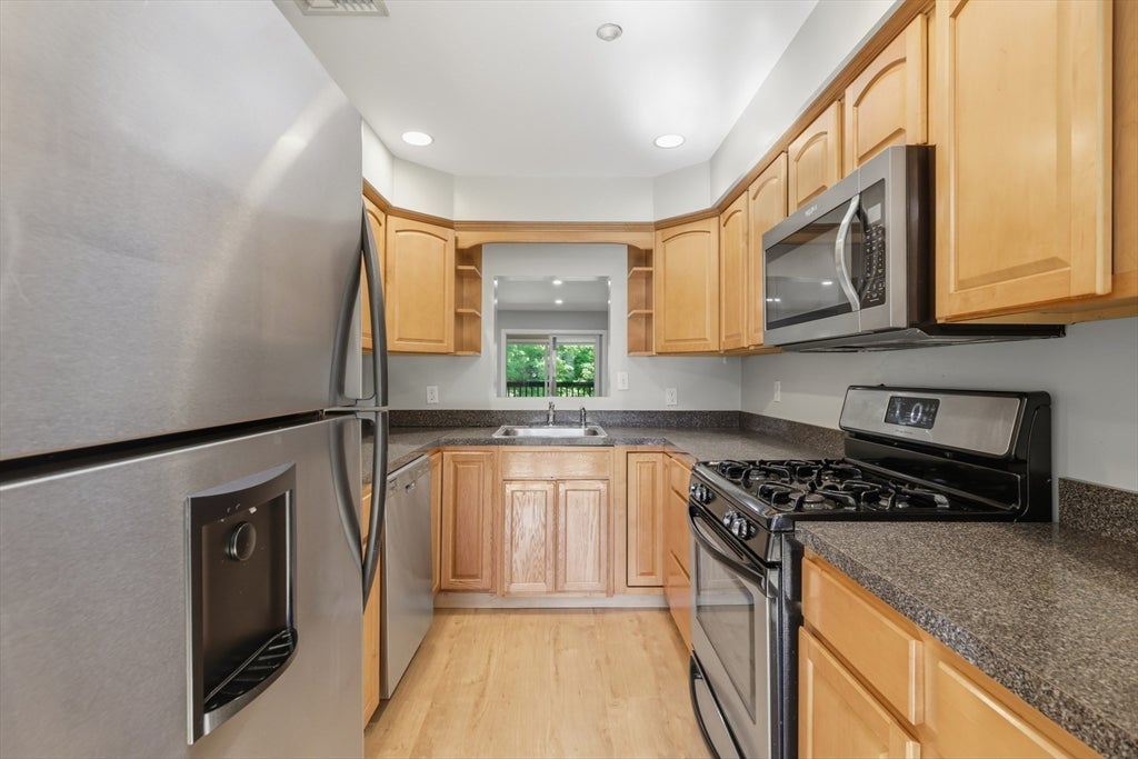 6 Mayberry Drive #E, Westborough, MA, 6 Mayberry Drive #E, Westborough, MA Photo #6