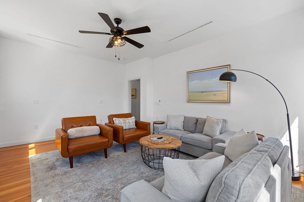 290 Commercial Street 2B