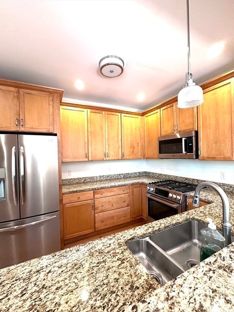 92 Johnson Woods Dr 92 Reading MA 01867