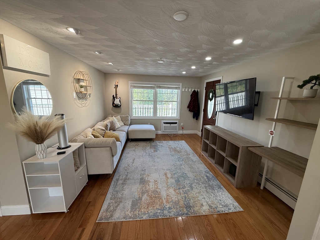 146 Main St 2D
