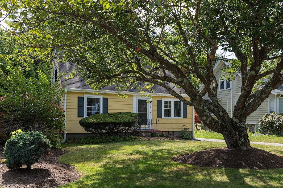 28 Middle St, Lexington, MA Photo #2