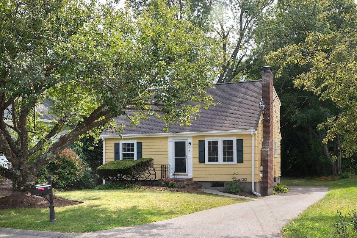 28 Middle St, Lexington, MA Photo #1