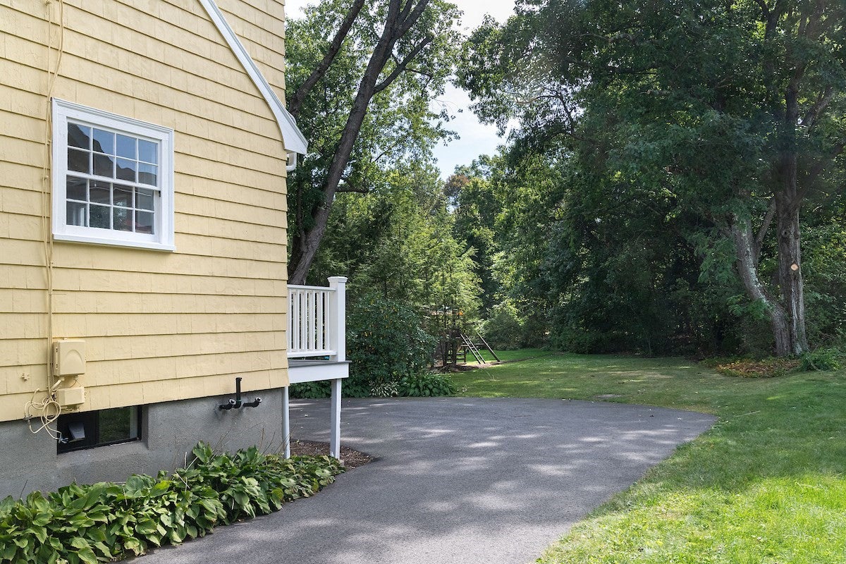 28 Middle St, Lexington, MA Photo #3