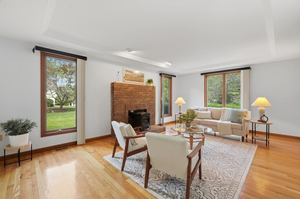 7 Miramar Dr