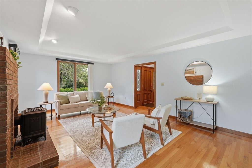 7 Miramar Dr