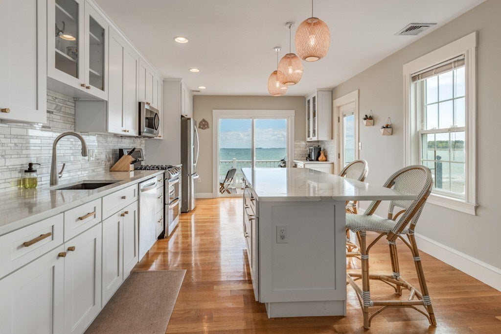 876 Shirley St #2, Winthrop, MA, 876 Shirley St #2, Winthrop, MA Photo #2