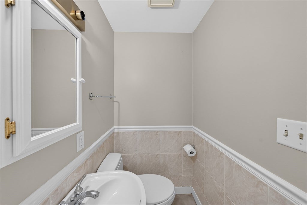 41 Maple St, Stoneham, MA Photo #20
