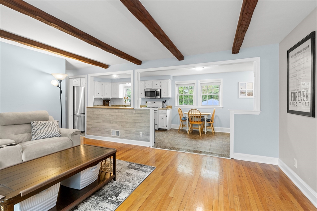 111 Locke Rd