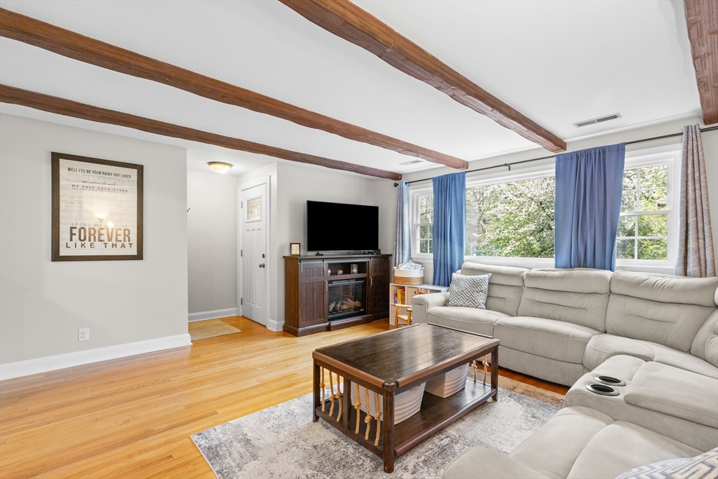 111 Locke Rd
