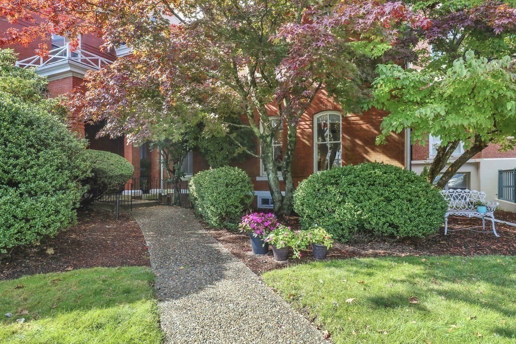 80 Parks St 6