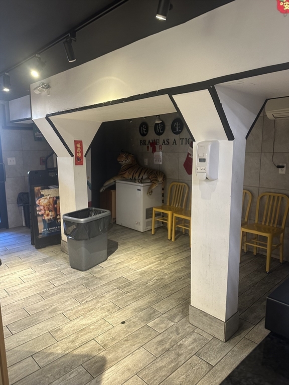 000 Street In Chinatown