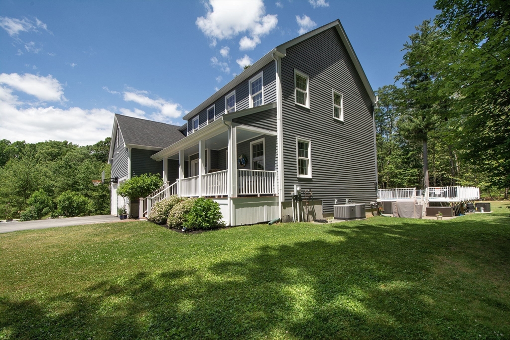 24 Laurelwood