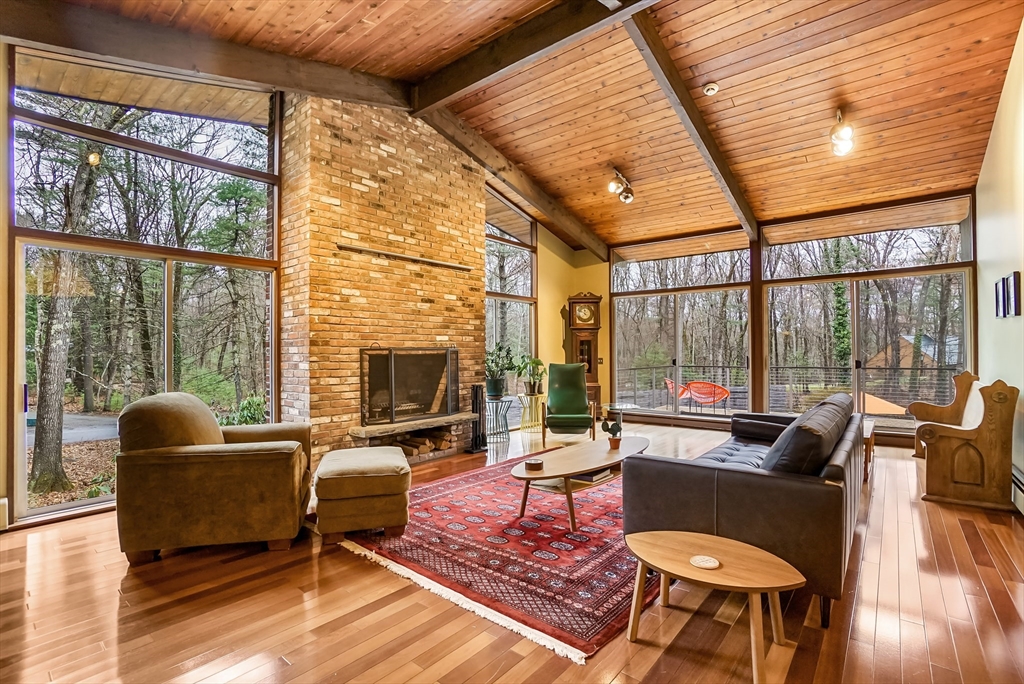 183 Indian Hill