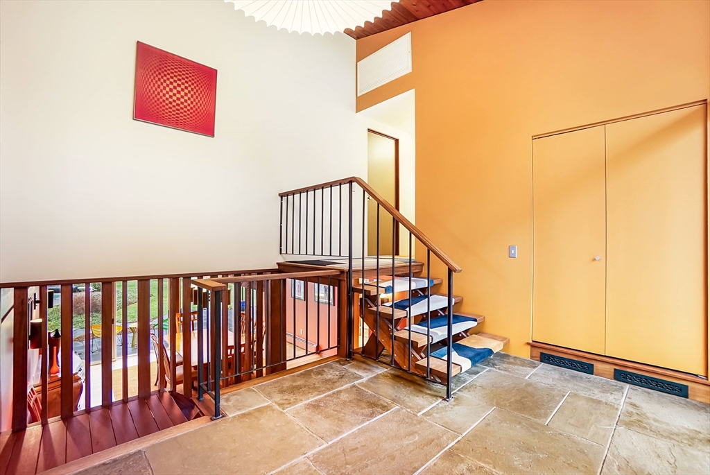 183 Indian Hill