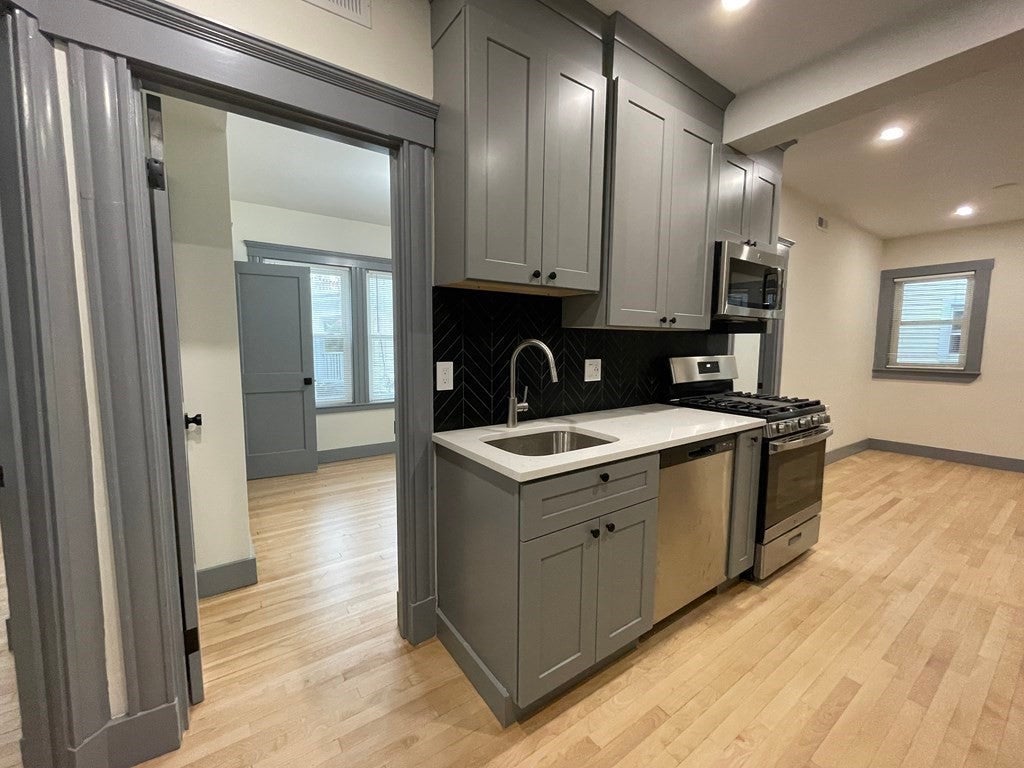 41 Long Ave #U1, Boston, MA Photo #4