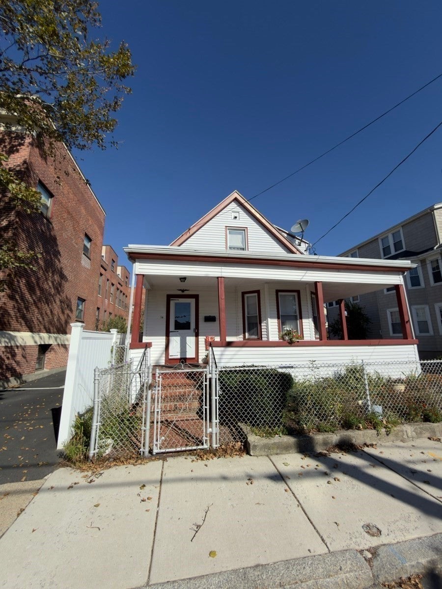 14 Irwin St