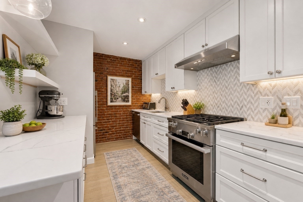194 W Brookline Street 1