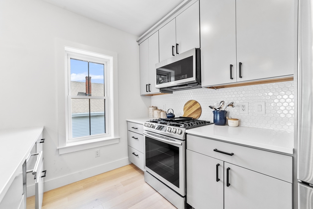 208 Spencer AVE #7, Chelsea, MA Photo #10