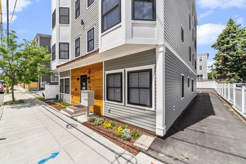 208 Spencer AVE #7, Chelsea, MA Photo #27