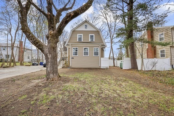 166 Town St 2