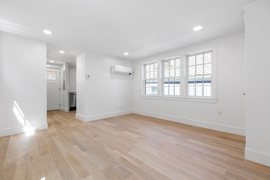 318 Commercial Street 2