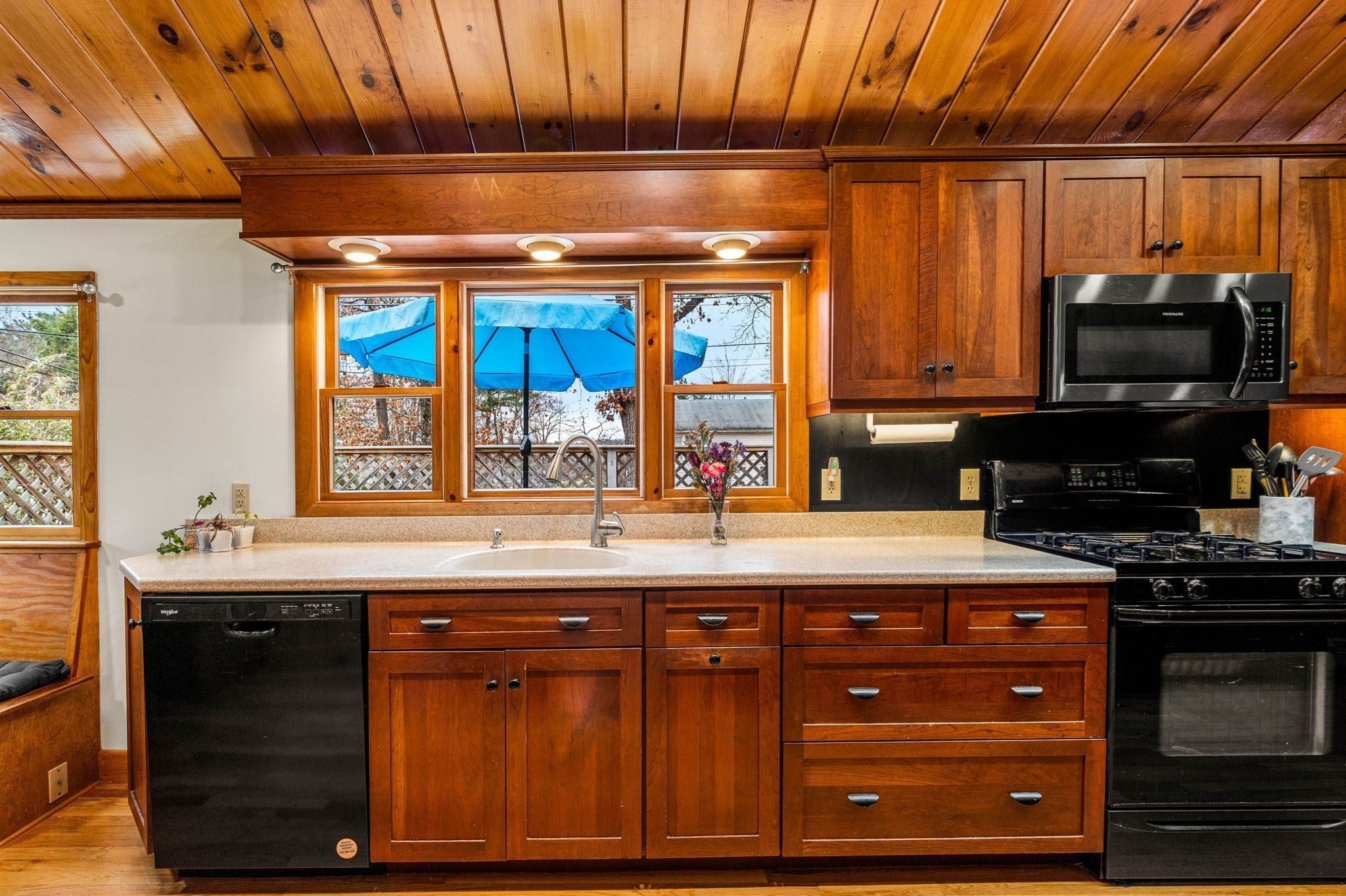 57 Richardson Ave, Dracut, MA Photo #2