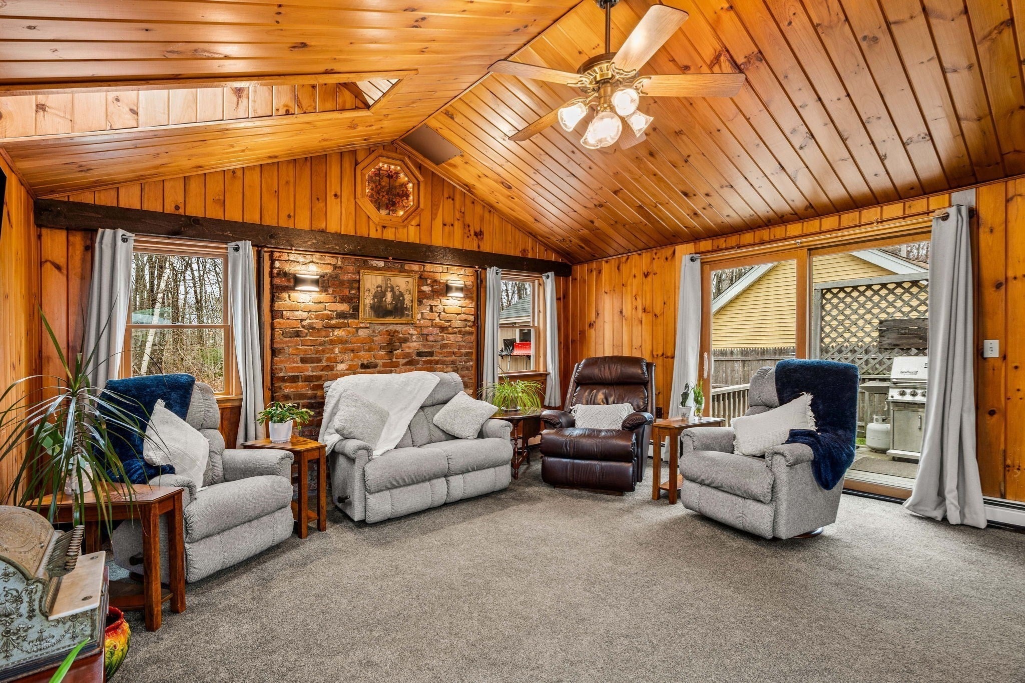 57 Richardson Ave, Dracut, MA Photo #9