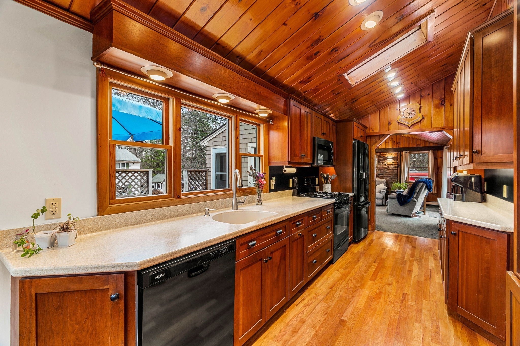 57 Richardson Ave, Dracut, MA Photo #4