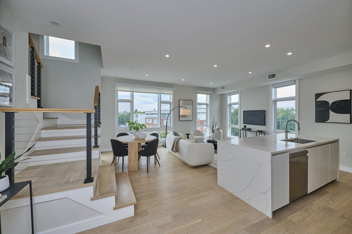 471 Somerville Ave 3