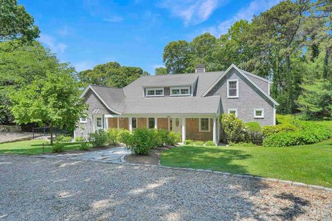 385 Barnes Rd Oak Bluffs MA 02557