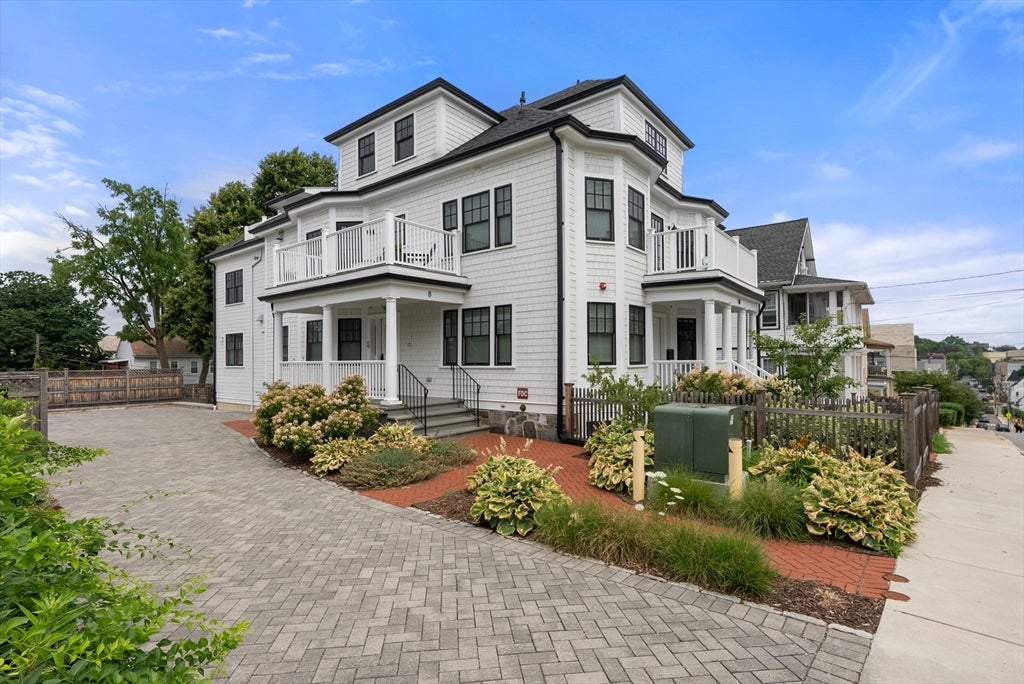 8 Sycamore St