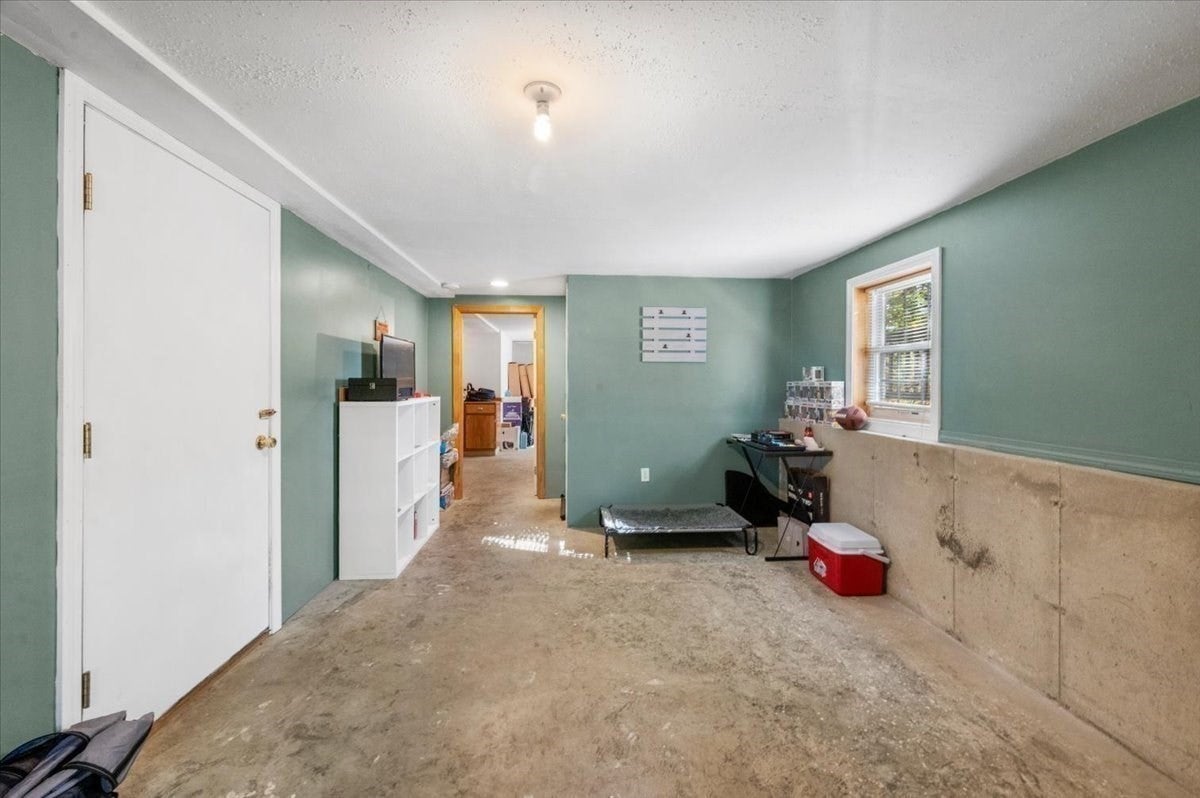 424 Dennison Dr, Southbridge, MA Photo #29