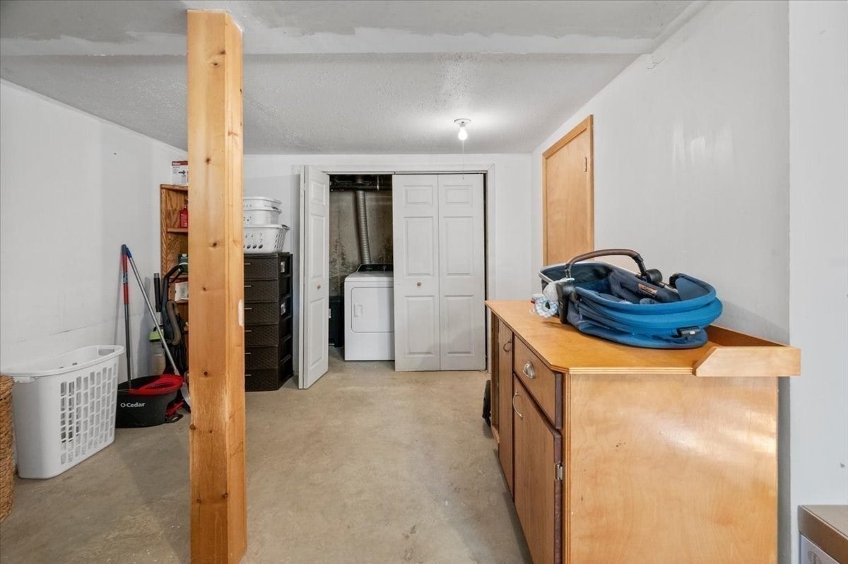 424 Dennison Dr, Southbridge, MA Photo #30