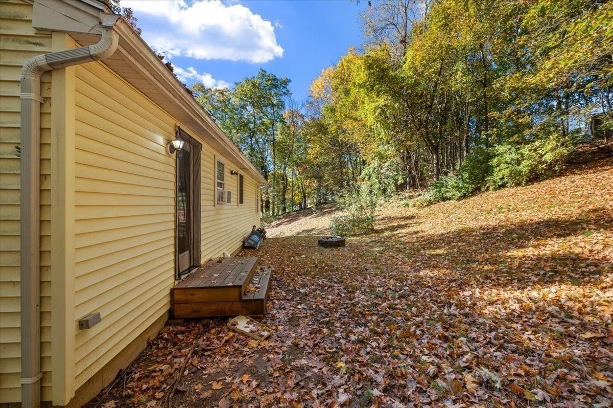 424 Dennison Dr, Southbridge, MA Photo #35