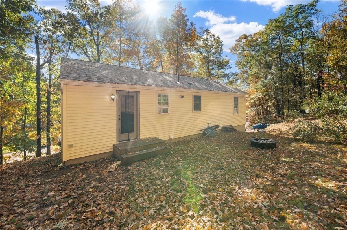 424 Dennison Dr, Southbridge, MA Photo #34