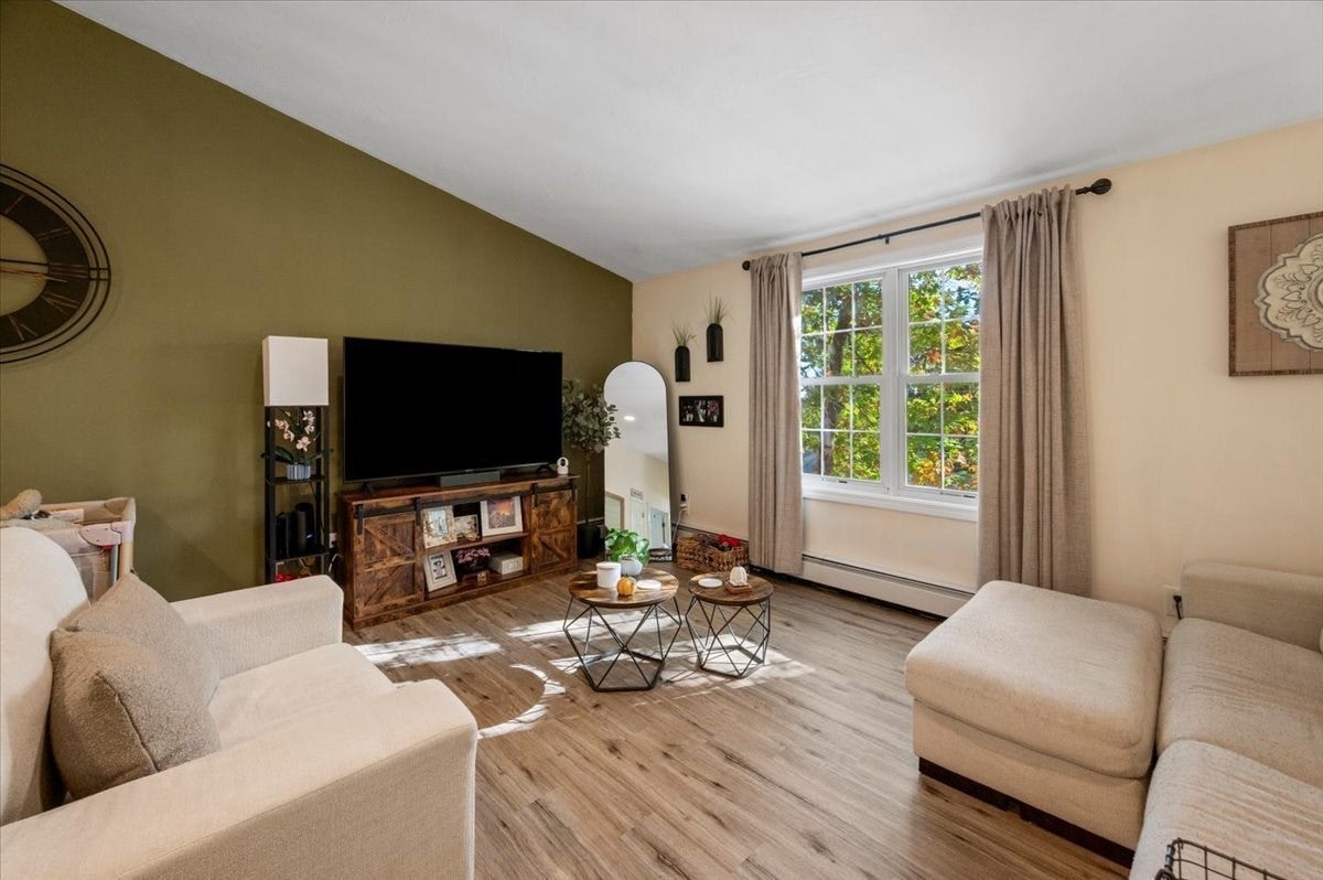 424 Dennison Dr, Southbridge, MA Photo #6