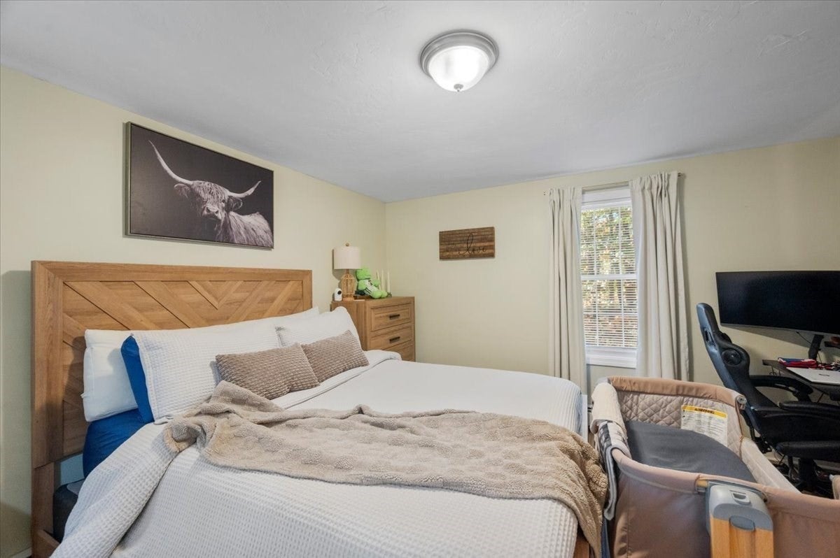 424 Dennison Dr, Southbridge, MA Photo #19