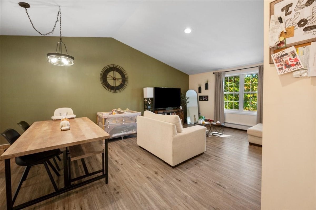 424 Dennison Dr, Southbridge, MA Photo #14