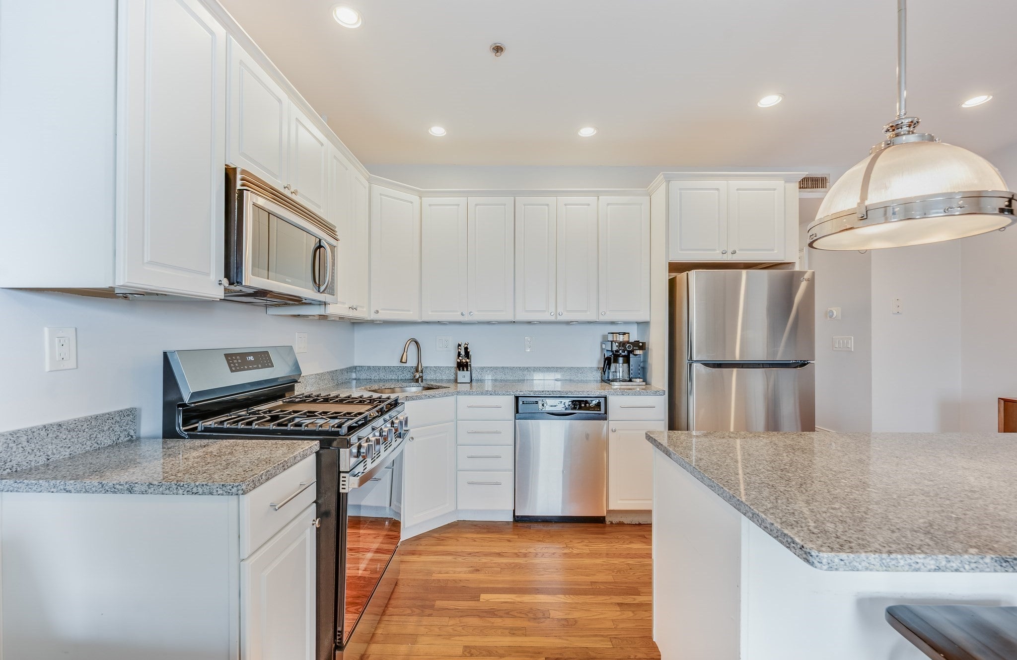 134-136 W 9th St 7