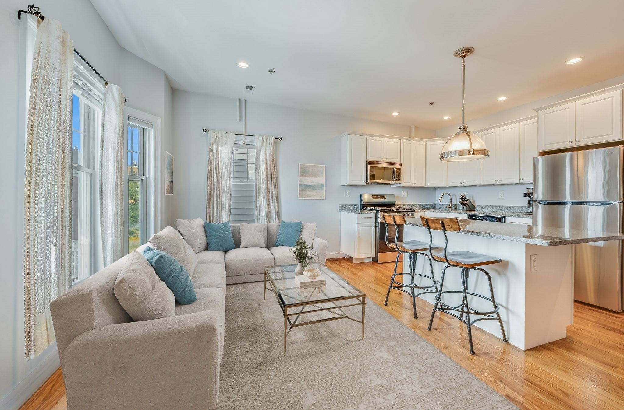 134-136 W 9th St 7